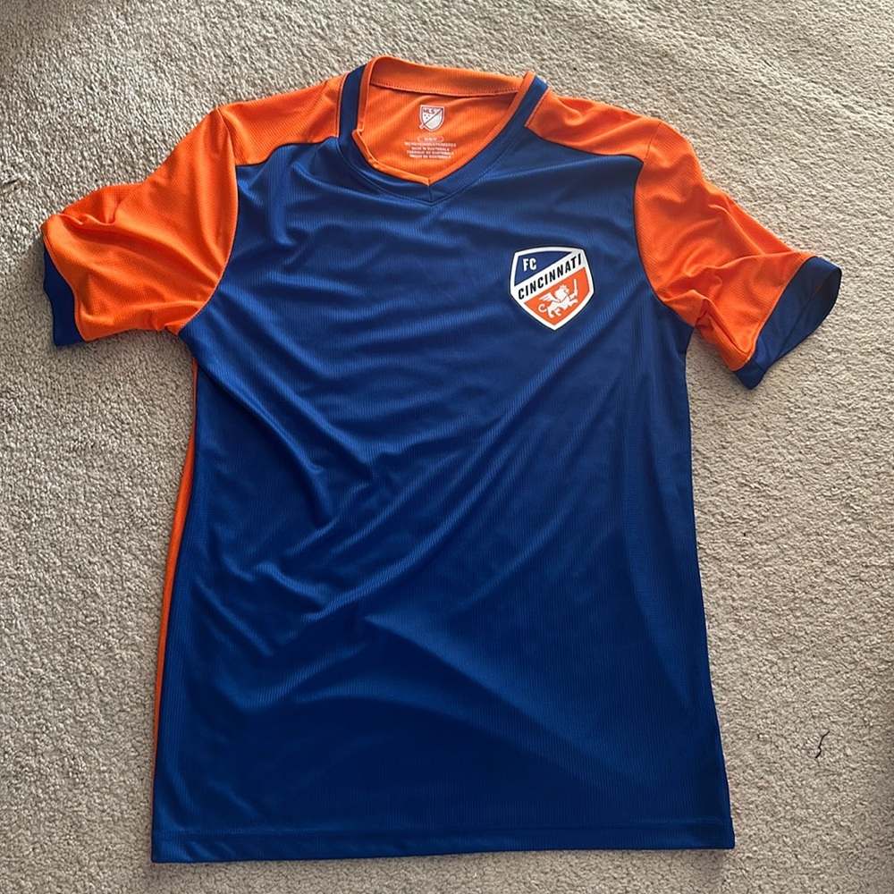FC Cincinnati shirt
